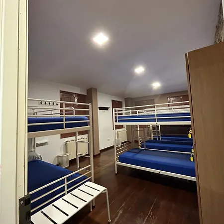 阿尔伯格马耶酒店 *